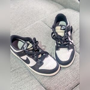 Nike Black and White Low Top Trainers